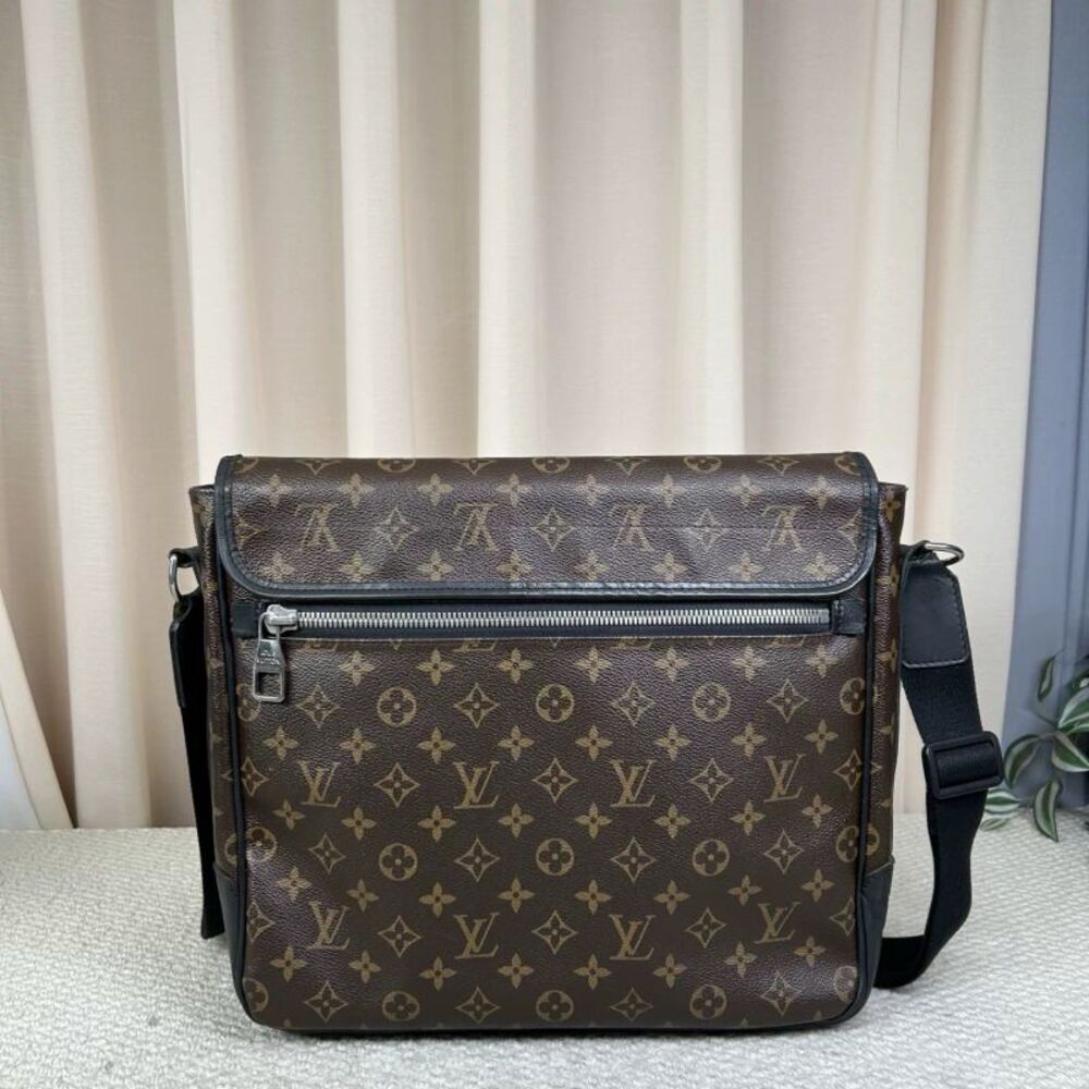 Louis Vuitton Women Pre-Loved Bag Very Good Condition